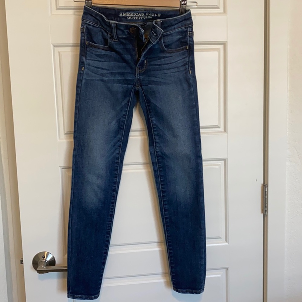 Medium wash American eagle jeggings